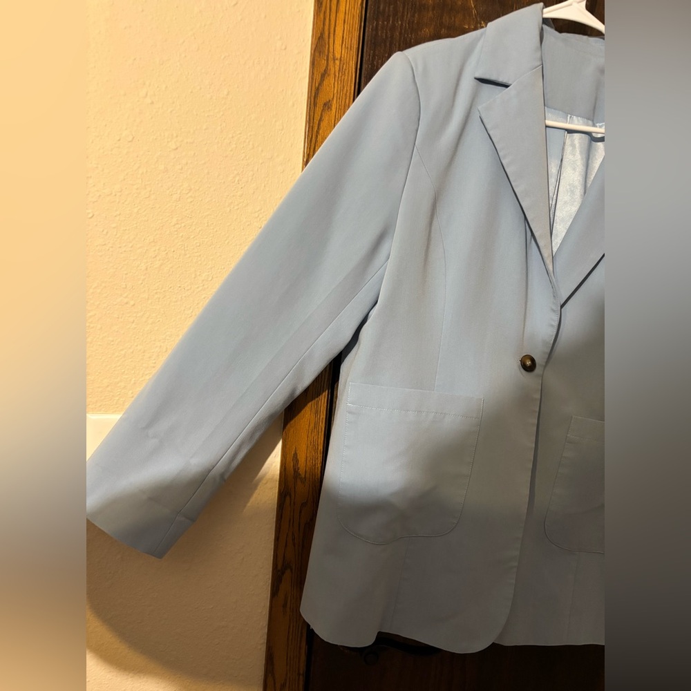Light Blue Blazer with Single Button - image 2